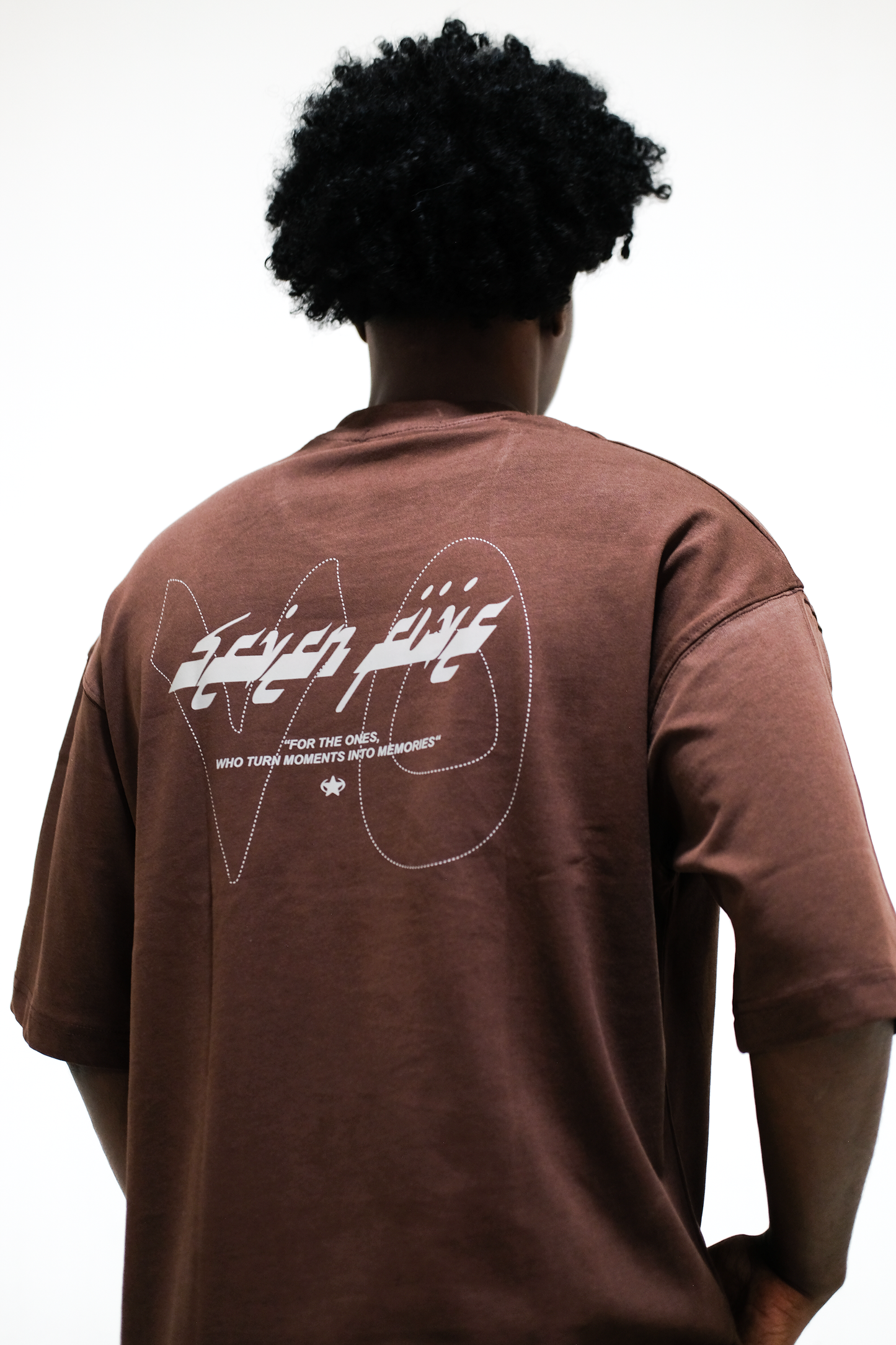 "٧٥" Tee